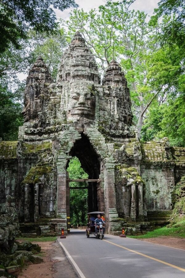 Angkor wat small tour